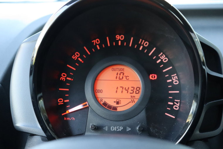 Vehicle Image 11
