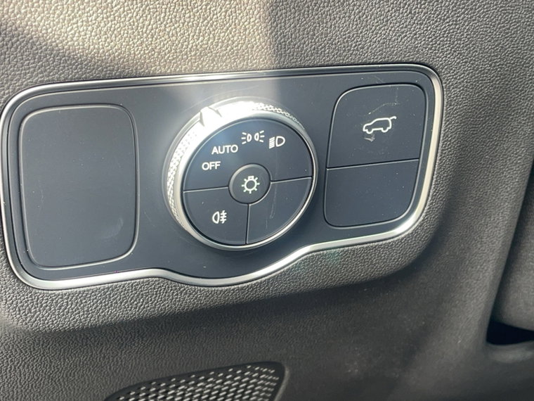 Vehicle Image 27