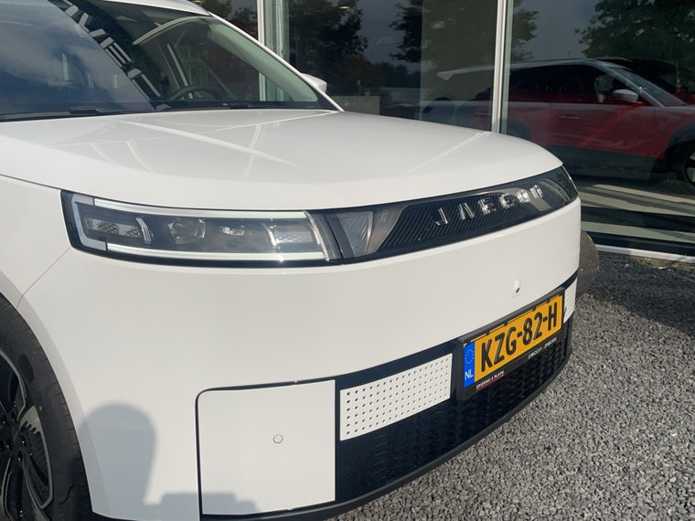 Vehicle Image 28