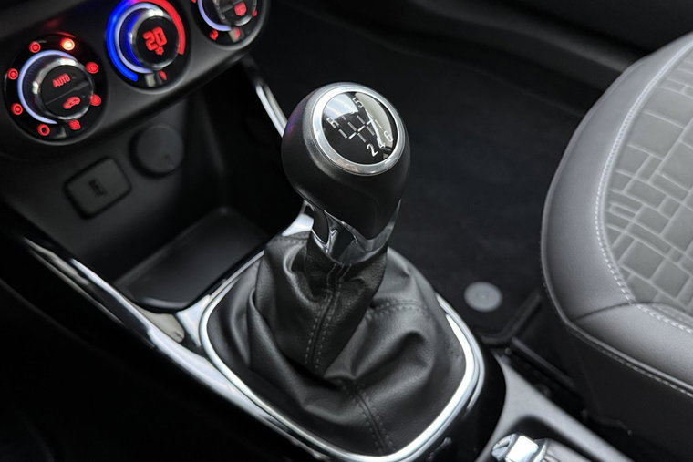 Vehicle Image 23