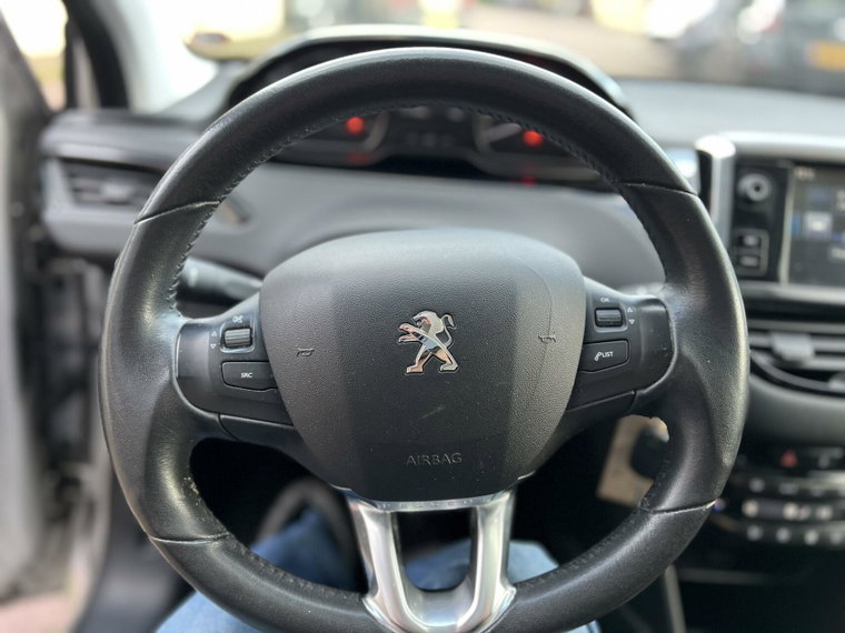 Vehicle Image 24
