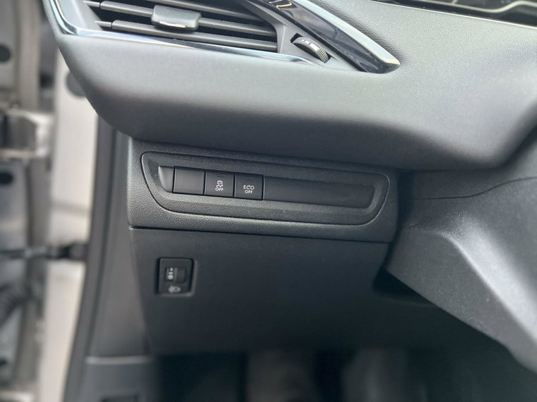 Vehicle Image 26