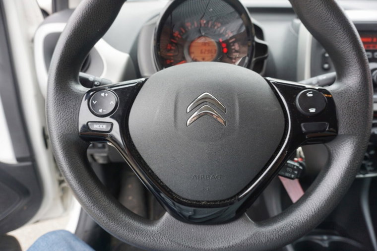 Vehicle Image 13
