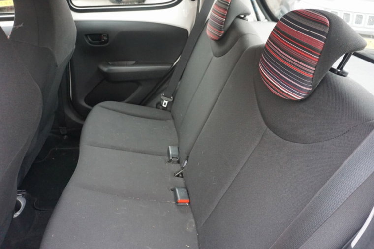 Vehicle Image 16