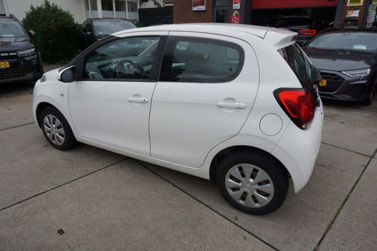 Vehicle Image 4