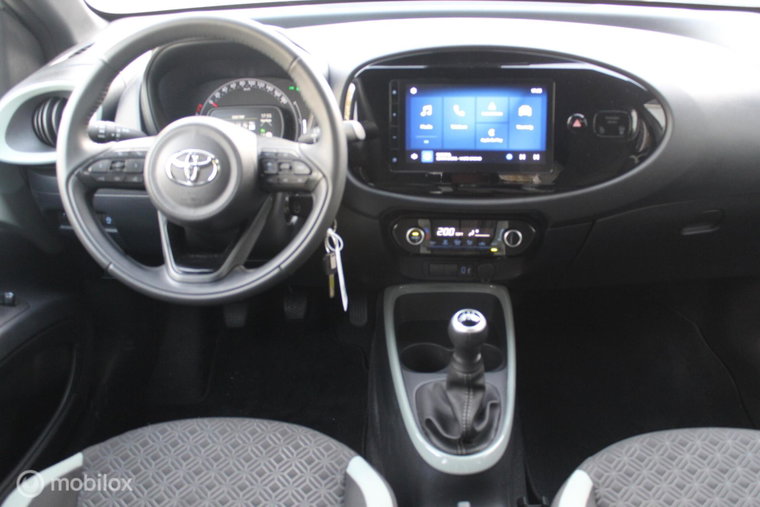 Vehicle Image 11