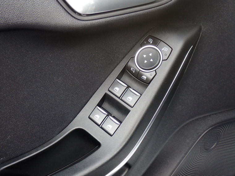 Vehicle Image 24