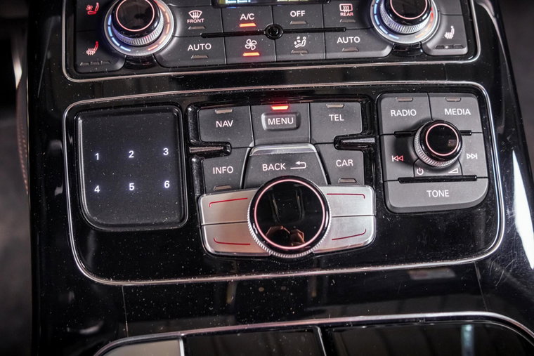 Vehicle Image 29