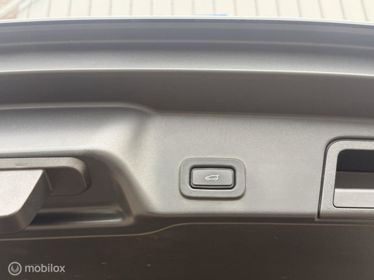 Vehicle Image 45