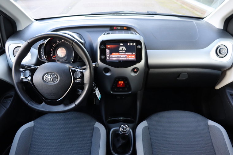 Vehicle Image 9