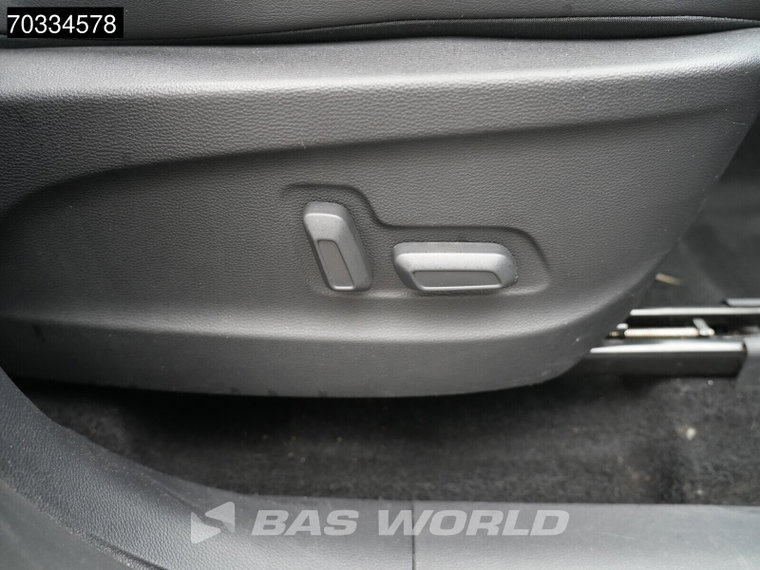 Vehicle Image 45