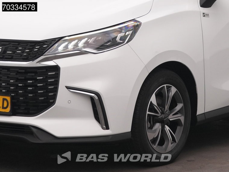 Vehicle Image 48