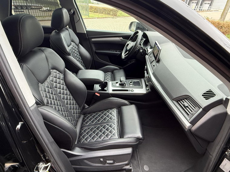 Vehicle Image 21