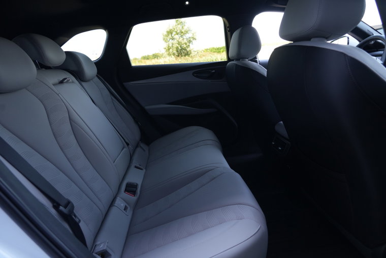 Vehicle Image 24