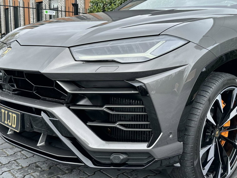 Vehicle Image 25