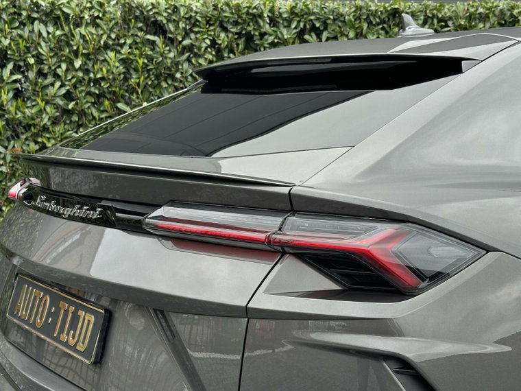 Vehicle Image 32