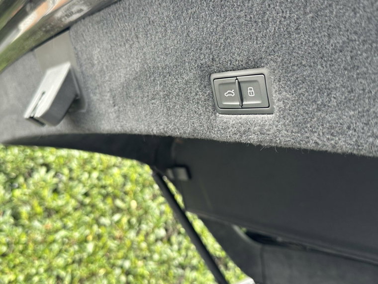 Vehicle Image 38