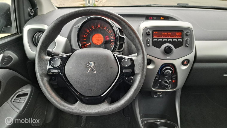 Vehicle Image 18