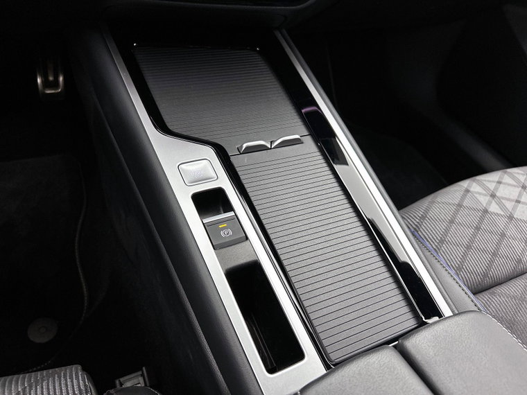 Vehicle Image 33