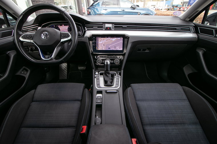 Vehicle Image 17