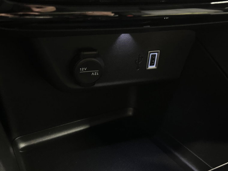 Vehicle Image 38