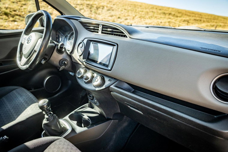 Vehicle Image 6