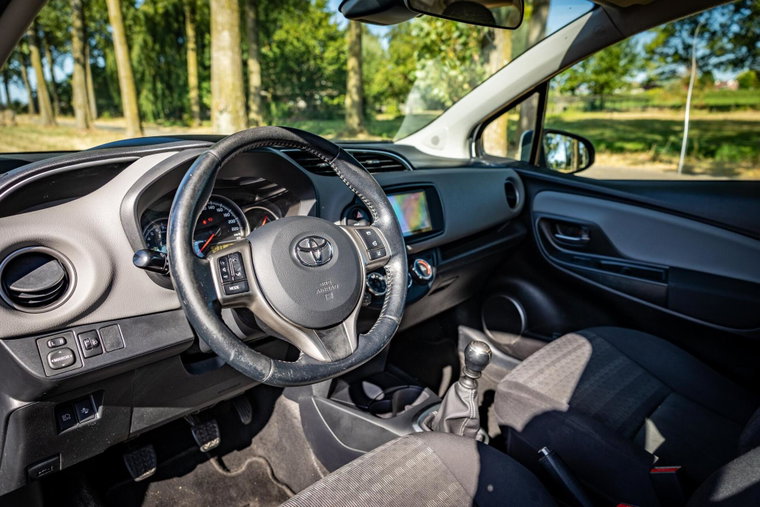 Vehicle Image 11