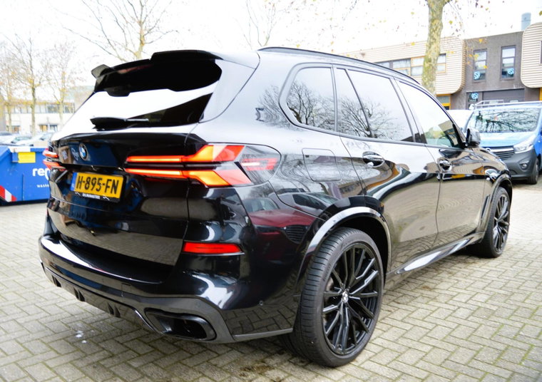 Vehicle Image 40