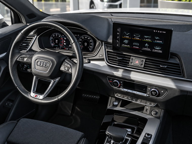 Vehicle Image 21