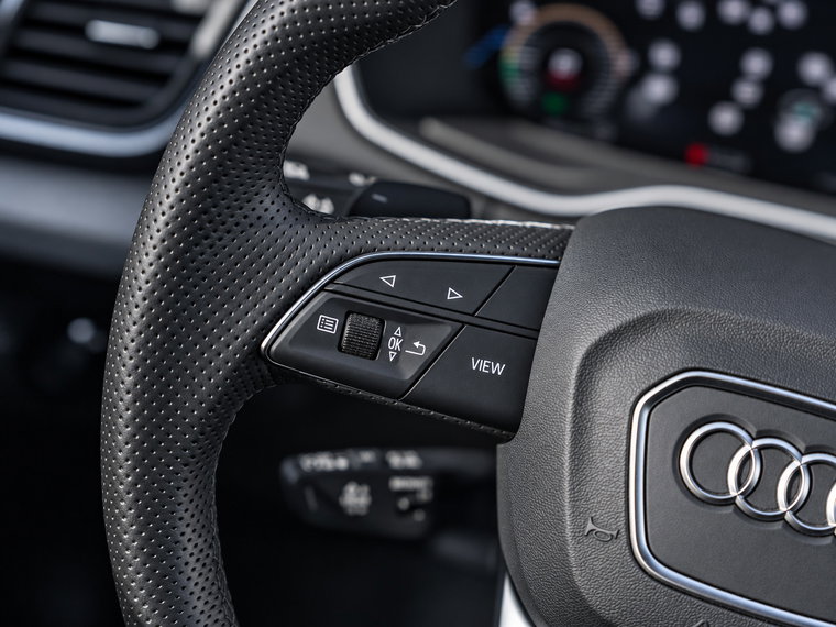 Vehicle Image 30