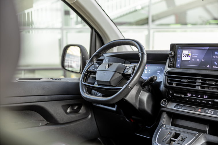 Vehicle Image 10
