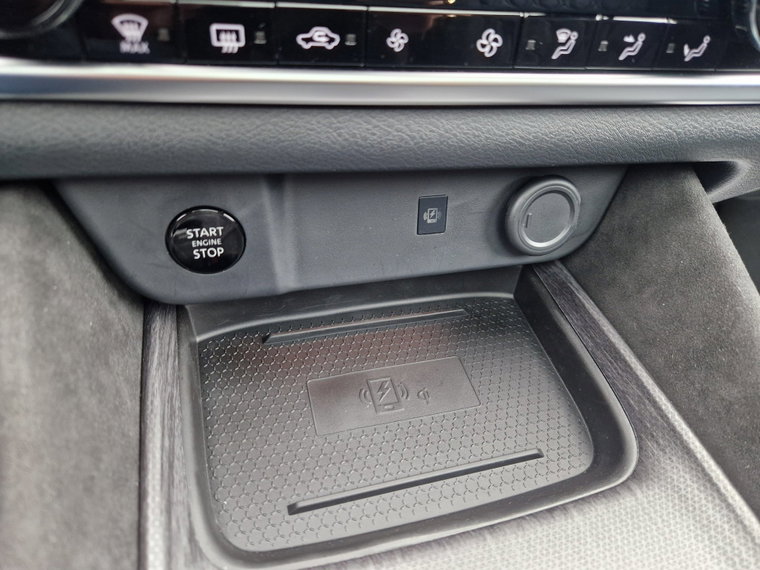 Vehicle Image 26