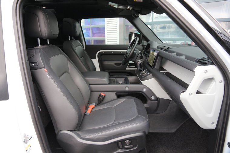 Vehicle Image 9