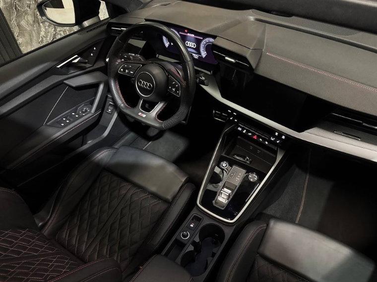 Vehicle Image 37
