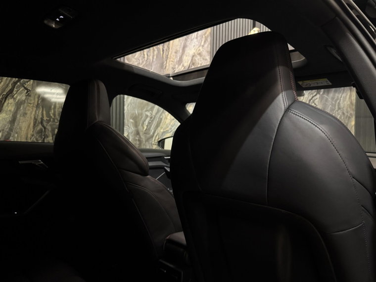 Vehicle Image 38