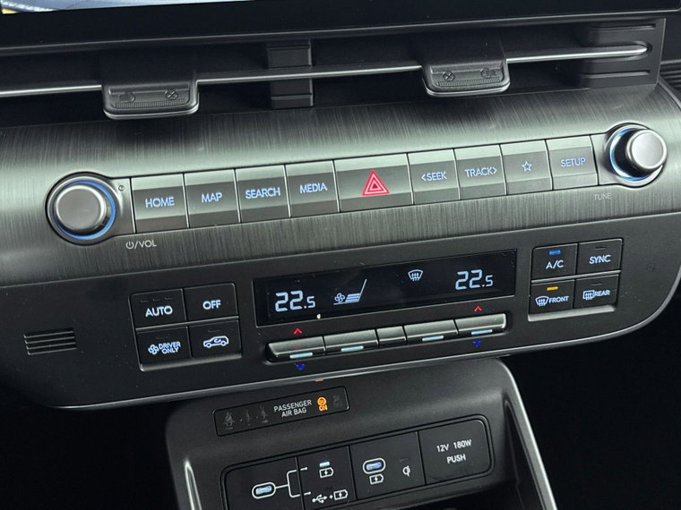 Vehicle Image 24