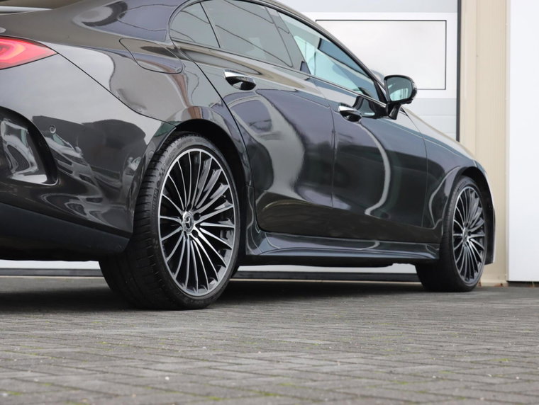 Vehicle Image 33