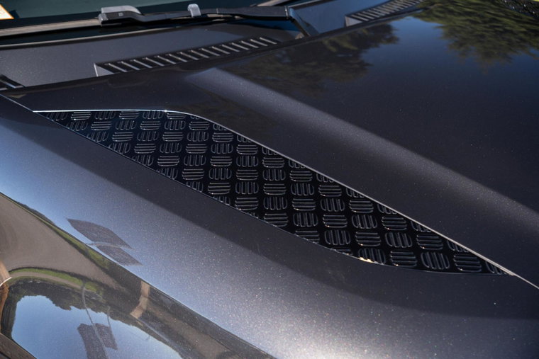 Vehicle Image 32