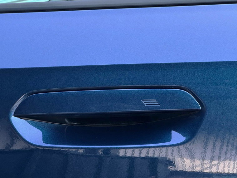 Vehicle Image 28