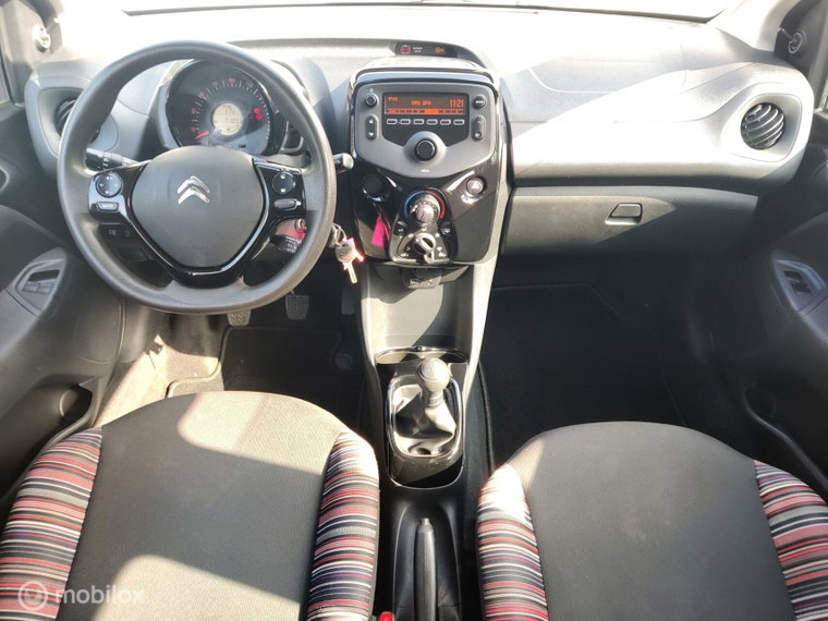 Vehicle Image 12
