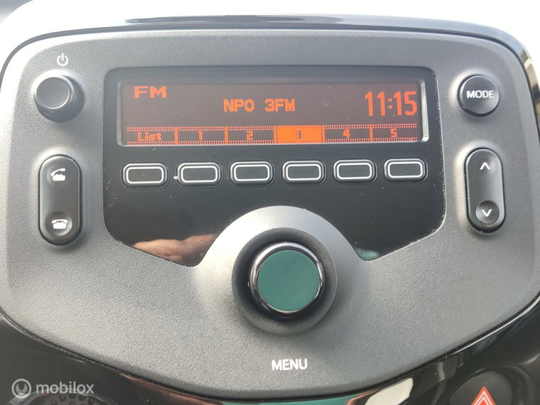 Vehicle Image 15