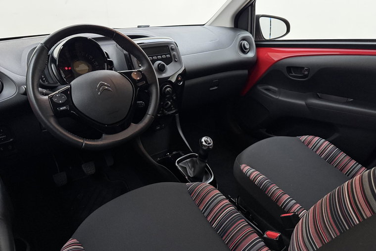 Vehicle Image 16