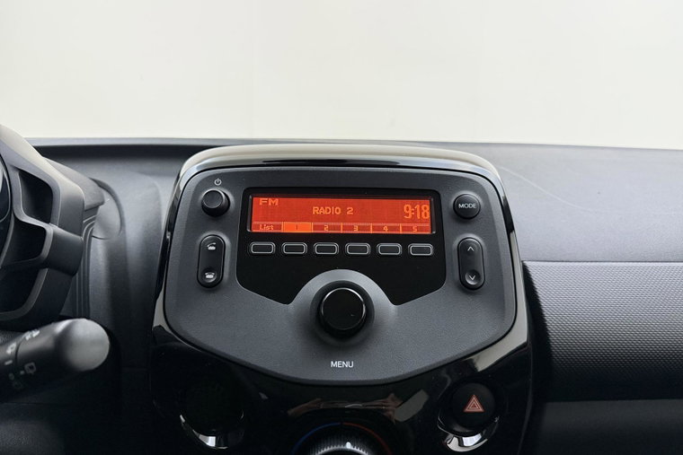 Vehicle Image 21