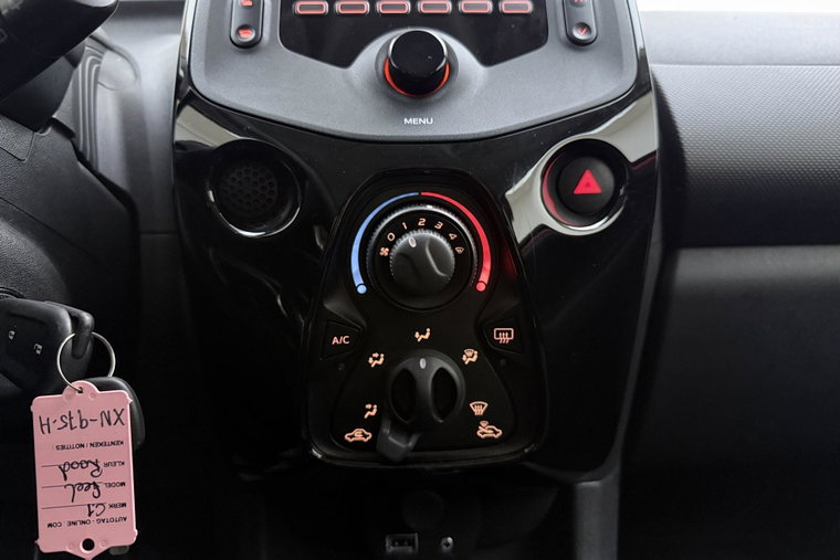 Vehicle Image 22