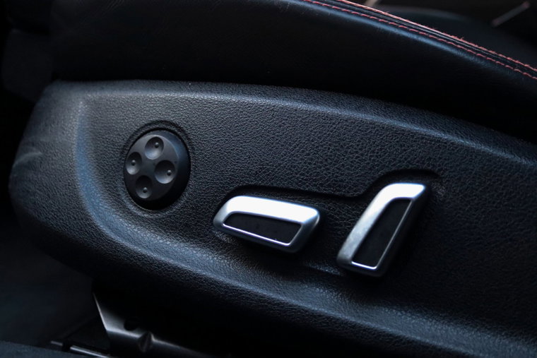 Vehicle Image 19
