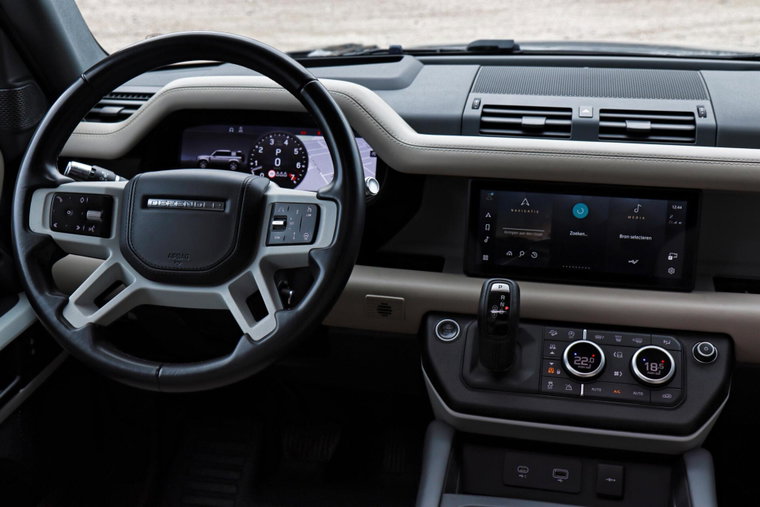 Vehicle Image 12