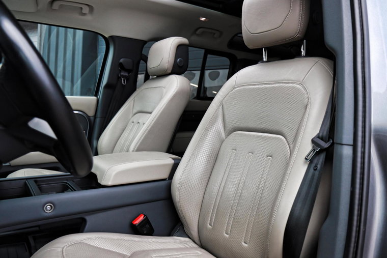 Vehicle Image 8