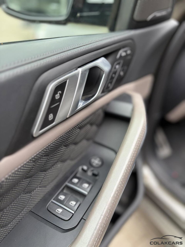 Vehicle Image 45