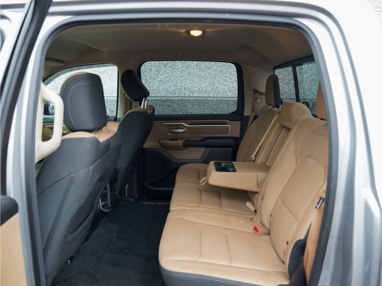 Vehicle Image 36
