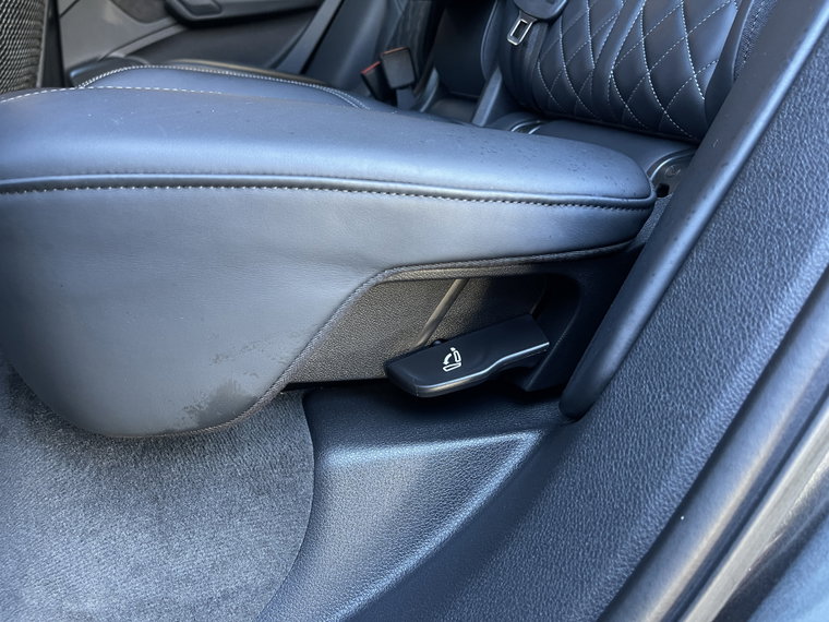 Vehicle Image 37